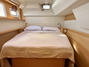 bed, Lagoon 450, catamaran for sale