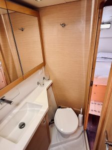 bath, Lagoon 450, catamaran for sale