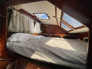 bed, Prout 37 Snowgoose, catamaran for sale