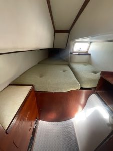 bed, Prout 37 Snowgoose, catamaran for sale