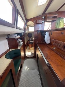 salon, Prout 37 Snowgoose, catamaran for sale