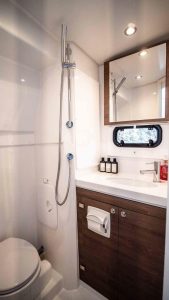 bath, Bali 5.4, catamaran for sale
