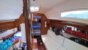 salon, Beneteau 31 Oceanis, sailboat for sale
