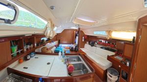 salon, Beneteau 31 Oceanis, sailboat for sale