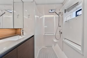 bath, Leopard 50, catamaran for sale