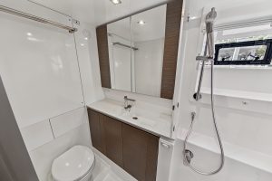 bath, Leopard 50, catamaran for sale
