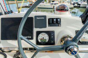 helm, Bali 4.1, catamaran for sale