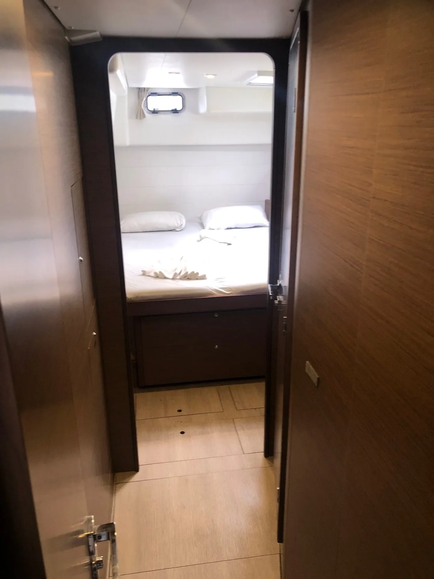 bed, Lagoon 450, catamaran for sale