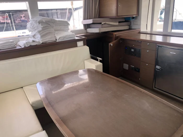 salon, Lagoon 450, catamaran for sale