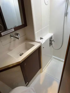 bath, Lagoon 50, catamaran for sale