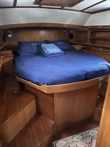 bed, Hylas 45.5, sailboat for sale