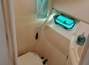 bath, Leopard 38, catamaran for sale