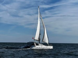 underway, Voyage 440, catamaran for sale