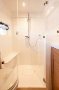 bath, Bali 4.2, catamaran for sale