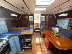 salon, Bavaria 50 Cruiser, sailboat for sale