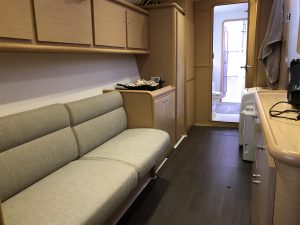 salon, Lagoon 421, catamaran for sale