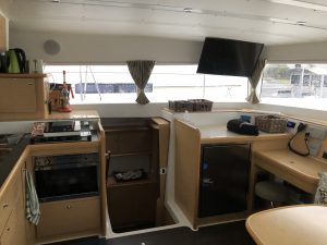 salon, Lagoon 421, catamaran for sale