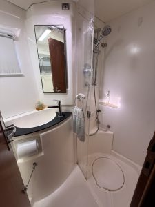bath, Leopard 46, catamaran for sale