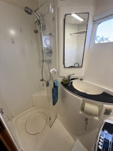 bath, Leopard 46, catamaran for sale