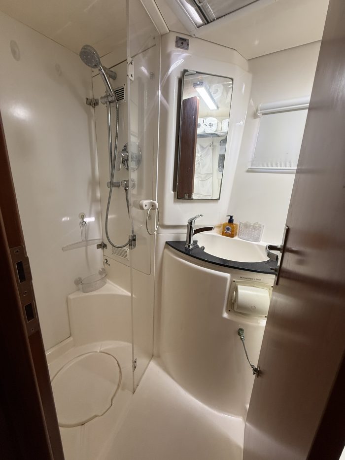 bath, Leopard 46, catamaran for sale