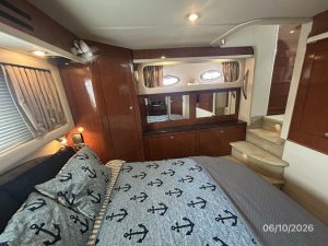bed, Sea Ray, trawler for sale