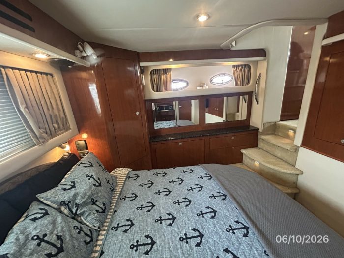 bed, Sea Ray, trawler for sale