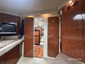 navigation station, Sea Ray, trawler for sale