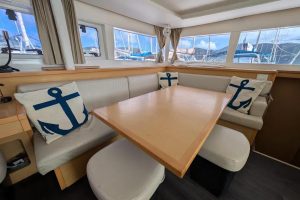 salon, Lagoon 450, catamaran for sale