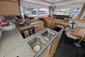 salon, Lagoon 450, catamaran for sale
