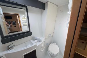 bath, FP 41 Lipari, catamaran for sale