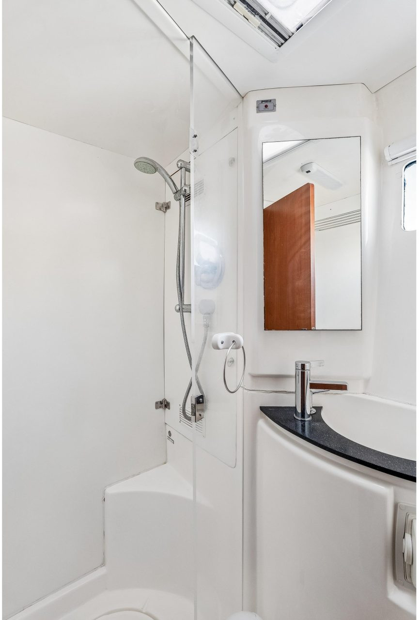 bath, Leopard 46, catamaran for sale
