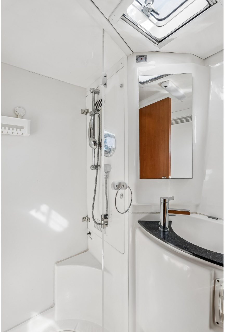 bath, Leopard 46, catamaran for sale
