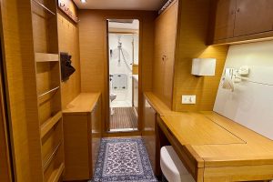 bath, Lagoon 450, catamaran for sale
