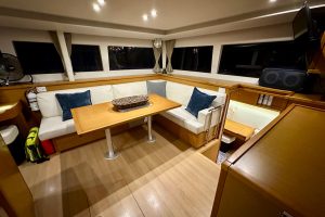 salon, Lagoon 450, catamaran for sale