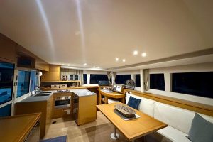 salon, Lagoon 450, catamaran for sale