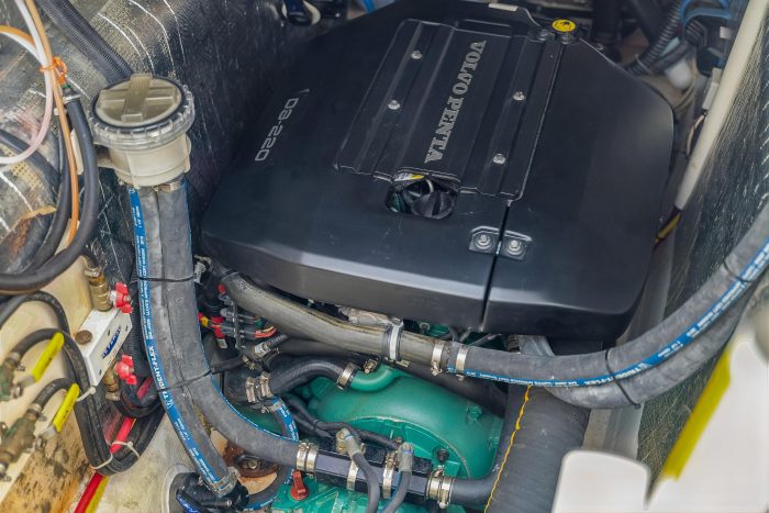 mechanical, Maine Cat P-47, power catamaran for sale
