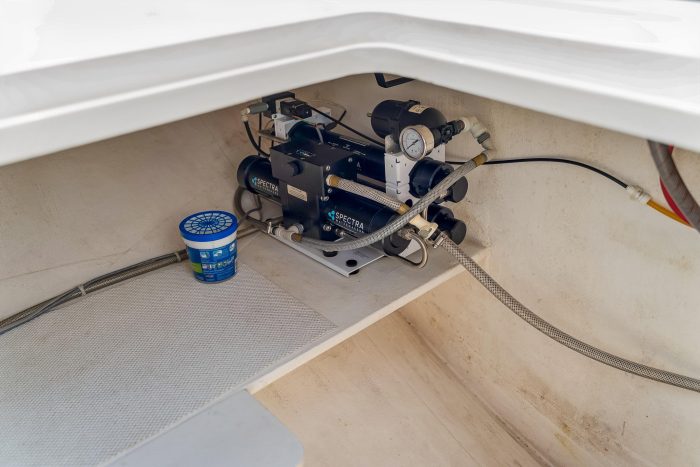 mechanical, Maine Cat P-47, power catamaran for sale