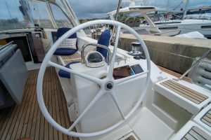 helm, Beneteau 45 Oceanis, sailboat for sale