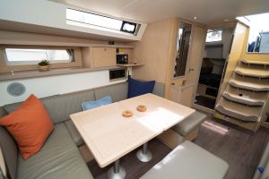 salon, Beneteau 45 Oceanis, sailboat for sale