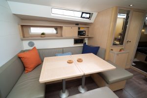 salon, Beneteau 45 Oceanis, sailboat for sale