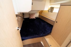 bed, Beneteau 45 Oceanis, sailboat for sale