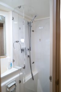 bath, Leopard 48, catamaran for sale