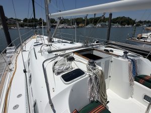 deck, Beneteau 473 Oceanis, sailboat for sale