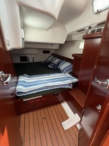 bed, Beneteau 473 Oceanis, sailboat for sale