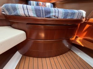 bed, Beneteau 473 Oceanis, sailboat for sale