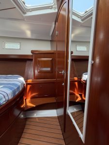 bed, Beneteau 473 Oceanis, sailboat for sale
