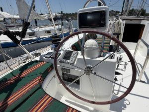 helm, Beneteau 473 Oceanis, sailboat for sale
