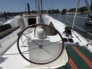 helm, Beneteau 473 Oceanis, sailboat for sale