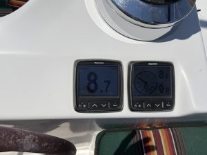 helm, Beneteau 473 Oceanis, sailboat for sale