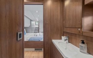 bath, Bali 5.4, catamaran for sale